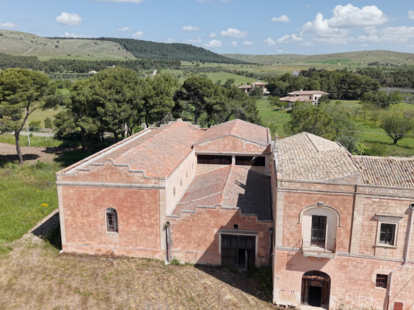 Masseria in Vendita in zona Vecchia Parisi ad Altamura