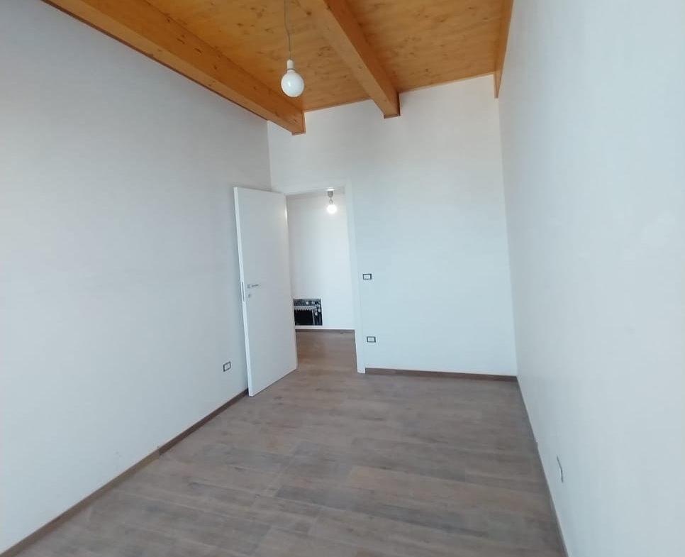 966