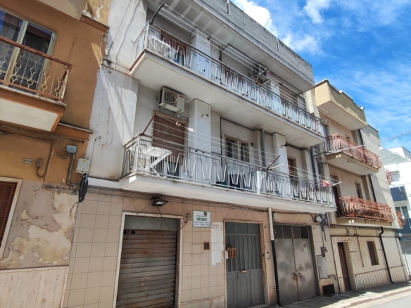 Intero Stabile Residenziale ad Altamura – Investimento Redditizio