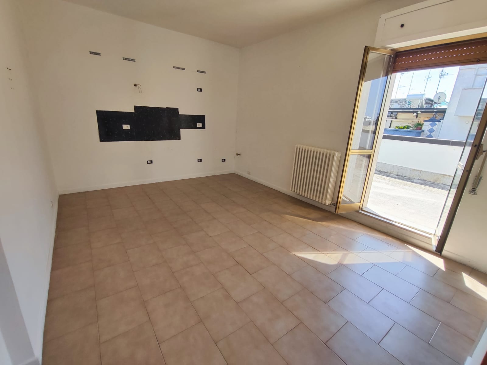 WhatsApp Image 2026-07-02 at 19.52.55 (3) Attico Luminoso ad Altamura – Terrazzo da Sogno!